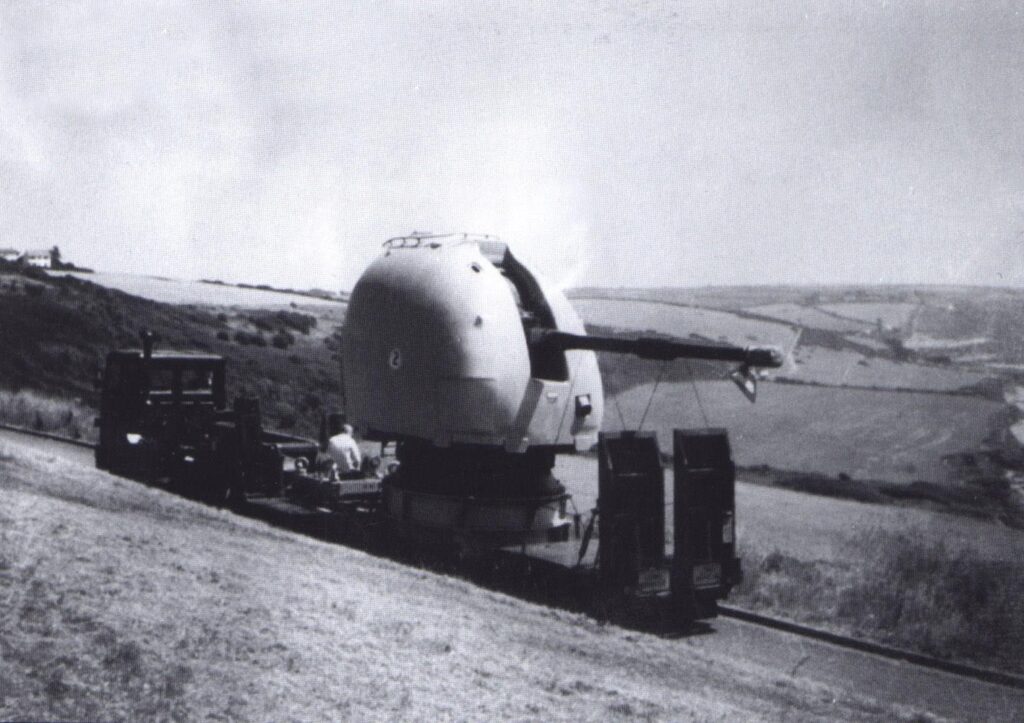 HMS Cambridge 4.5MK 8 Gun 1971